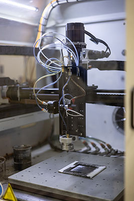 a 3d printer producing the carbon layer for the sodium batteries